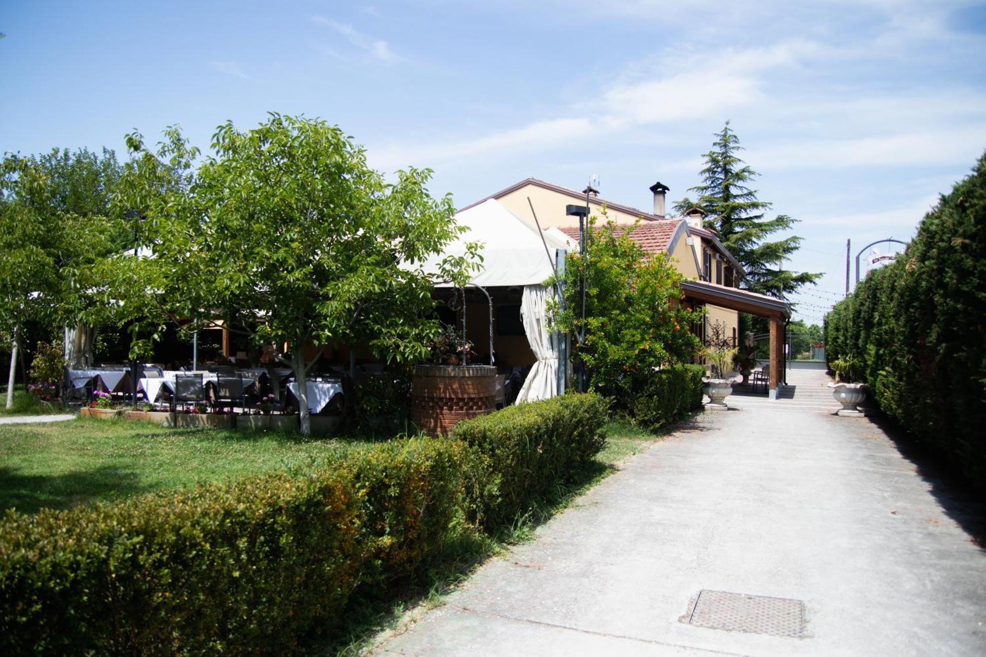 Spiedo Imperiale - Locanda E Ristorante 科蒂尼奥拉 外观 照片